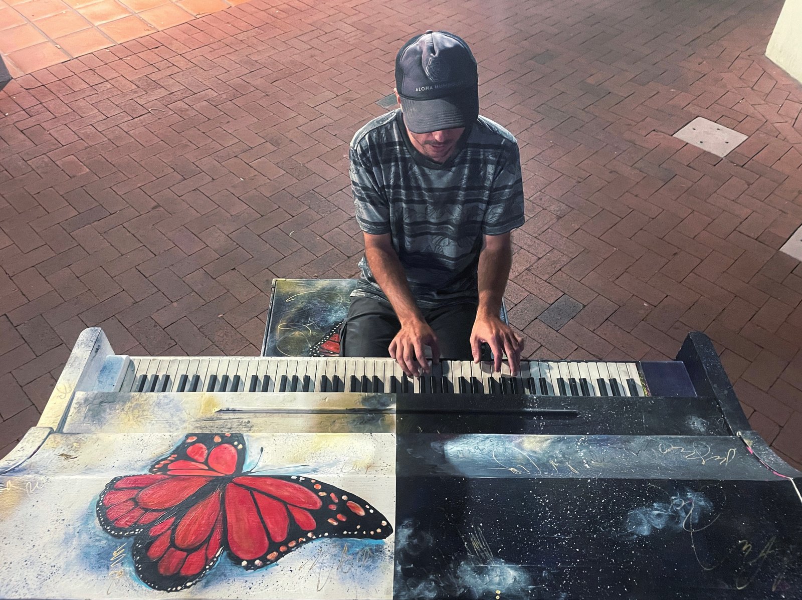 Brennan Smith performing — street